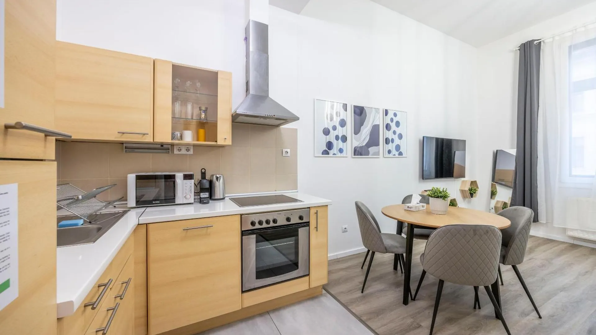 Charming City Center Suite W' 2 Bedrms In The Gozsdu Garden Budapest Hungary