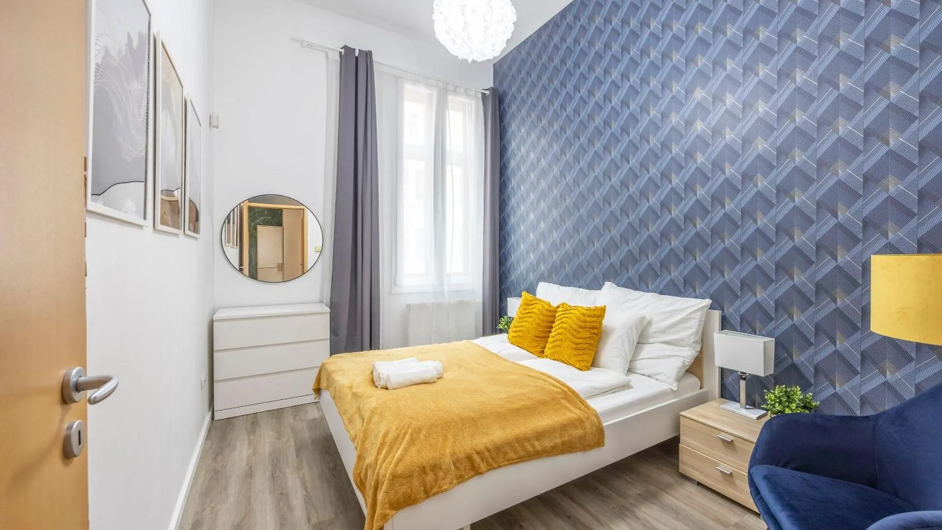 Charming City Center Suite W' 2 Bedrms In The Gozsdu Garden Budapest